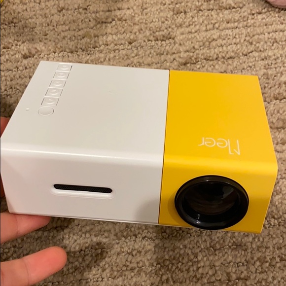 Led projector !! - Picture 4 of 15
